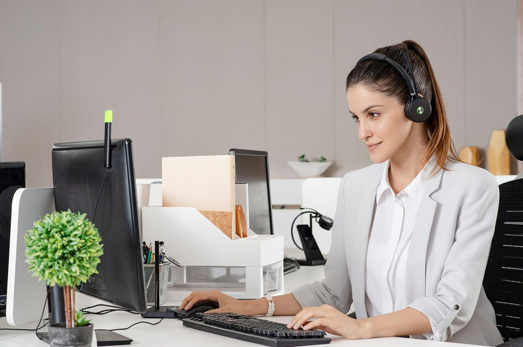 LAST STOCK Yealink WH62 Dual UC DECT Wireless Headset, Busylight On Headset, Leather Ear Cushions, Microsoft Teams & UC Certified,Noise Killer, HD voi - Image 4