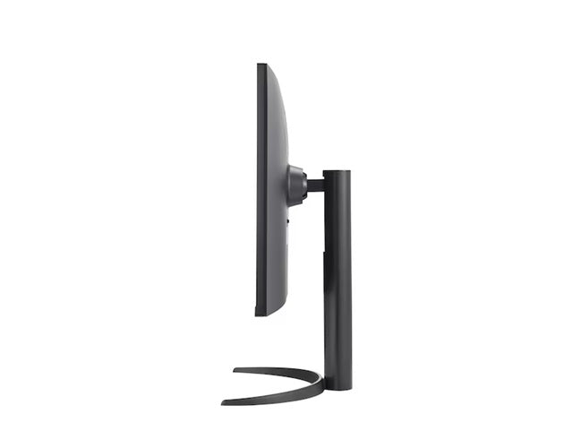 LG 31.5" UltraFine 4K Monitor with HDR10, DCI-P3 90%, MaxxAudio® speakers, Dynamic Action Sync, and tilt/height/pivot adjustable stand - Image 3