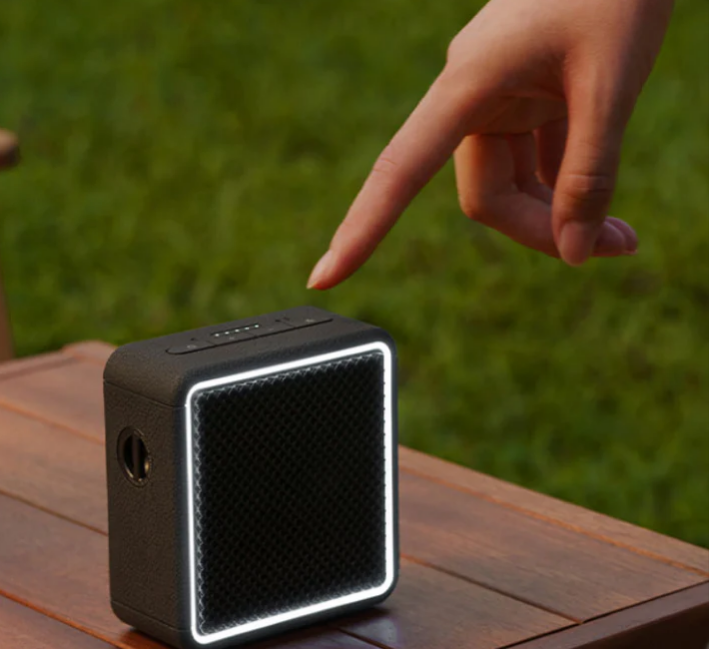 EDIFIER ES20 Portable Bluetooth Speaker Black - Image 4