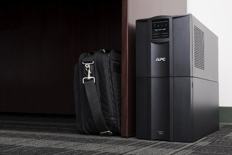 APC Smart-UPS, Line Interactive, 2200VA, Tower, 230V, 8x IEC C13+2x IEC C19 outlets, SmartConnect Port+SmartSlot - Image 3